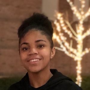 Meet your Posher, Crystal